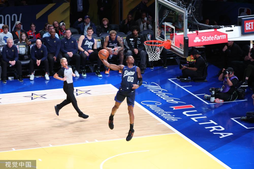 兰大边锋卢 兰大边锋卢